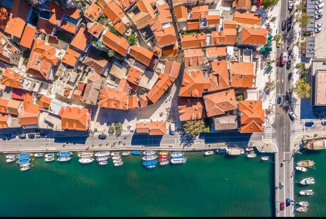 Apartmani Branko Vojnovic オミシュ 部屋 写真