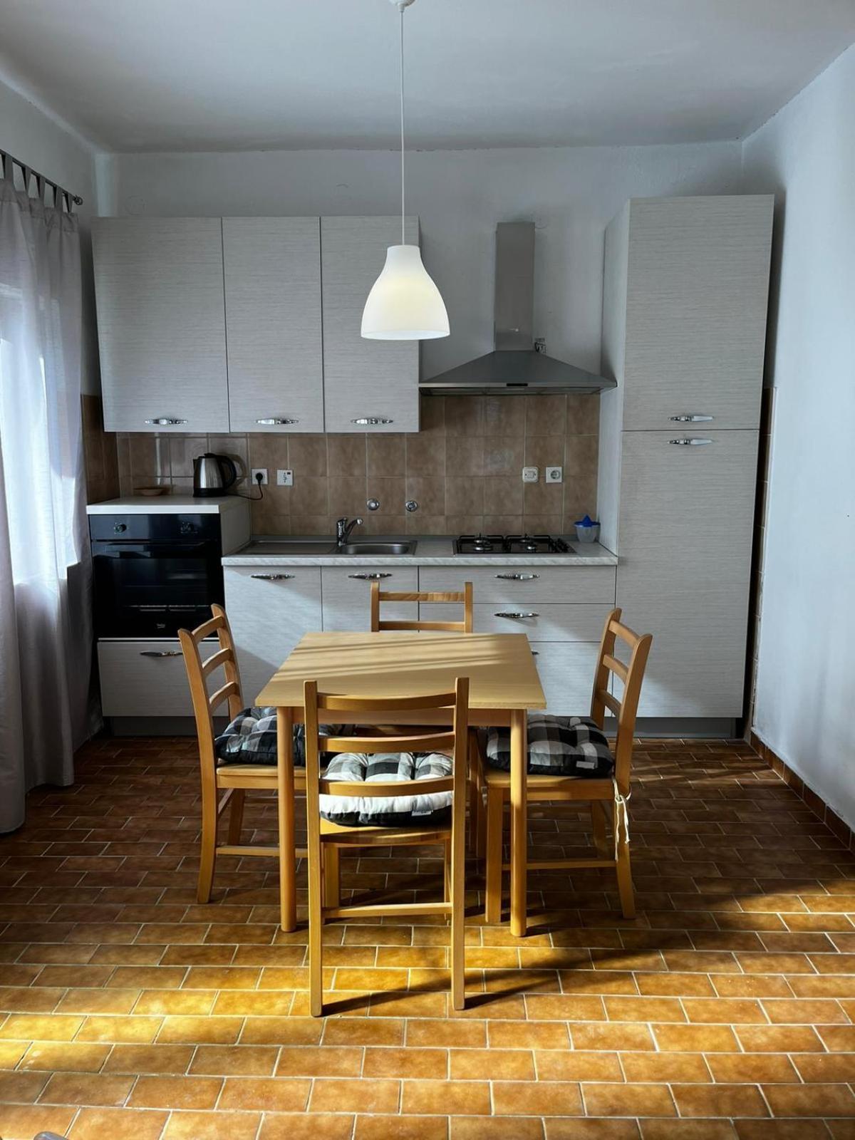 Apartmani Branko Vojnovic オミシュ 部屋 写真