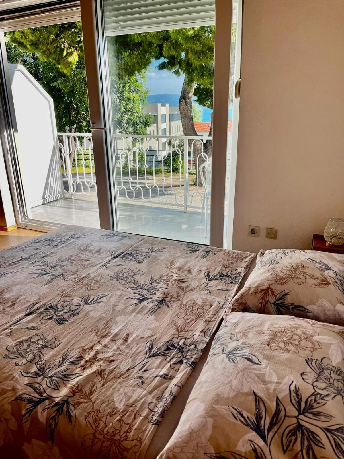 Apartmani Branko Vojnovic オミシュ 部屋 写真